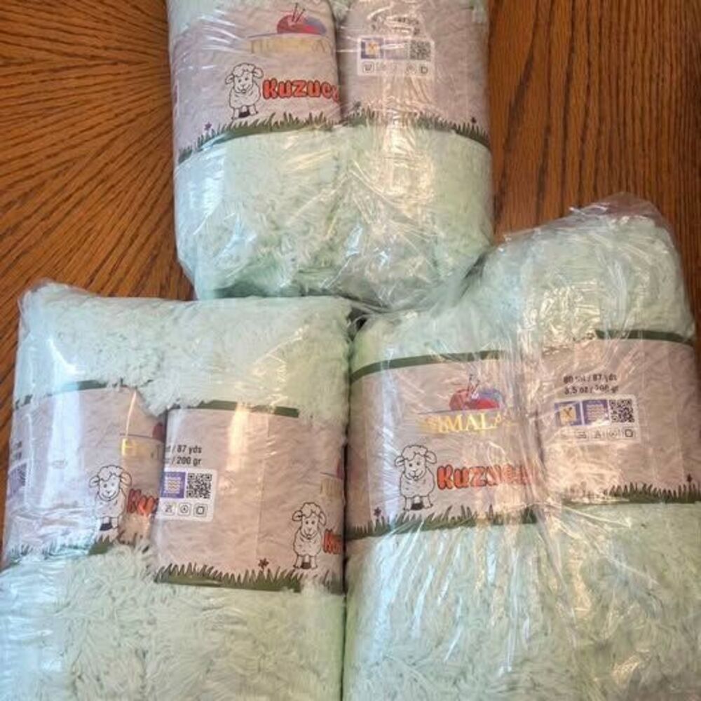 Super Bulky Faux Fur Yarn, 100% polyester, 6 skeins